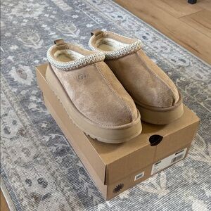 UGG Women’s TAZZ Platform Shoes/Slippers